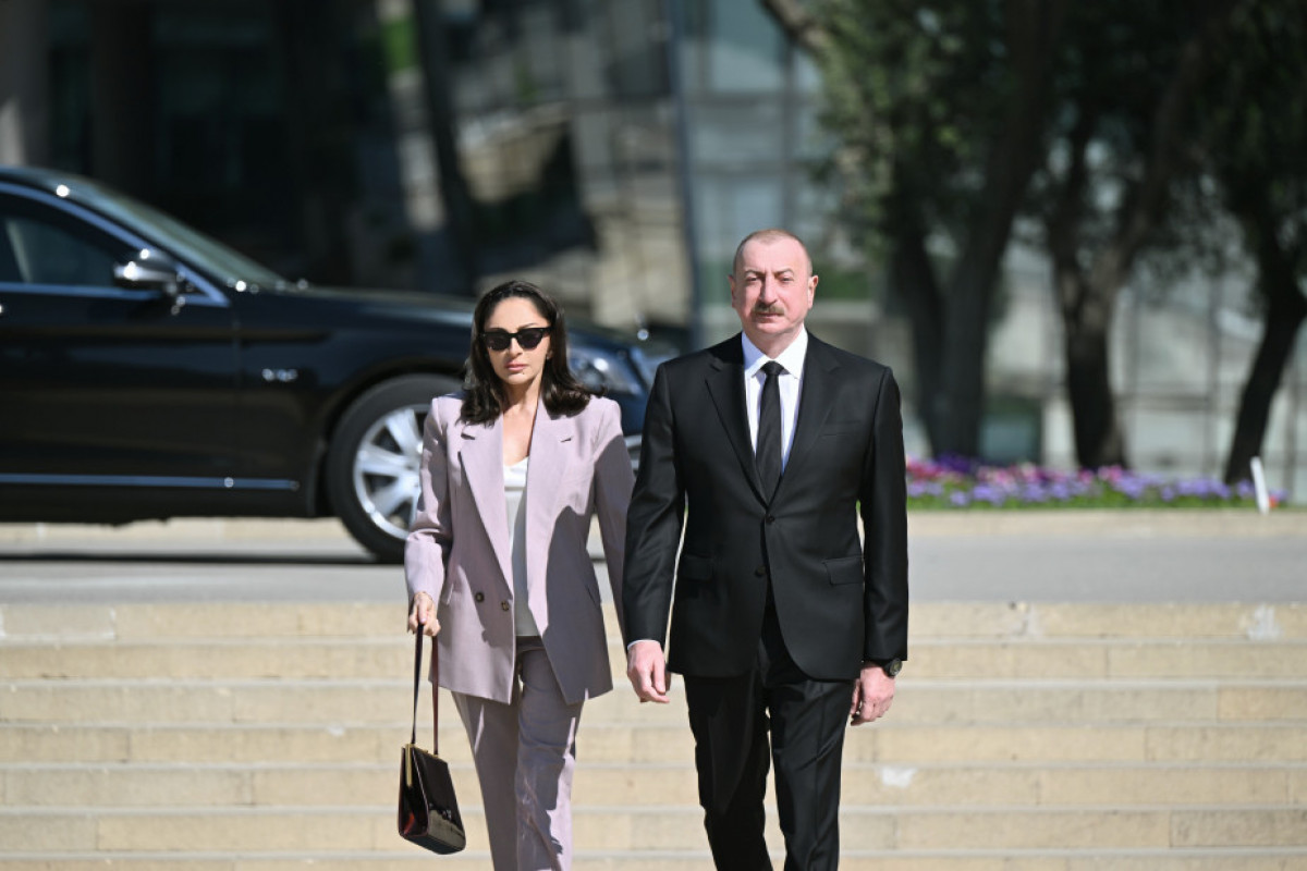 Prezident və birinci xanım savaşda həlak olan azərbaycanlıların xatirəsini anıblar