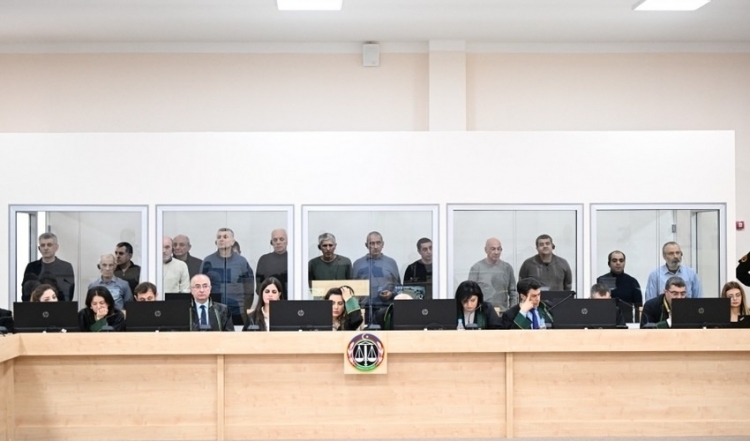 Ermənilərin məhkəməsi davam edir