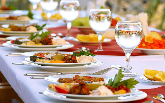 Restorandakı nahar onlara 100 min dollar qazandırdı