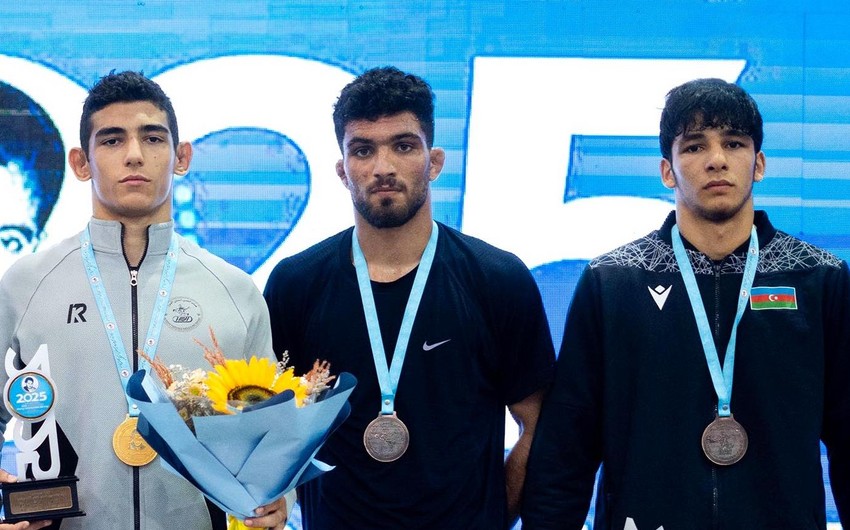 Azərbaycan güləşçiləri İrandakı turniri beş medalla başa vurublar
