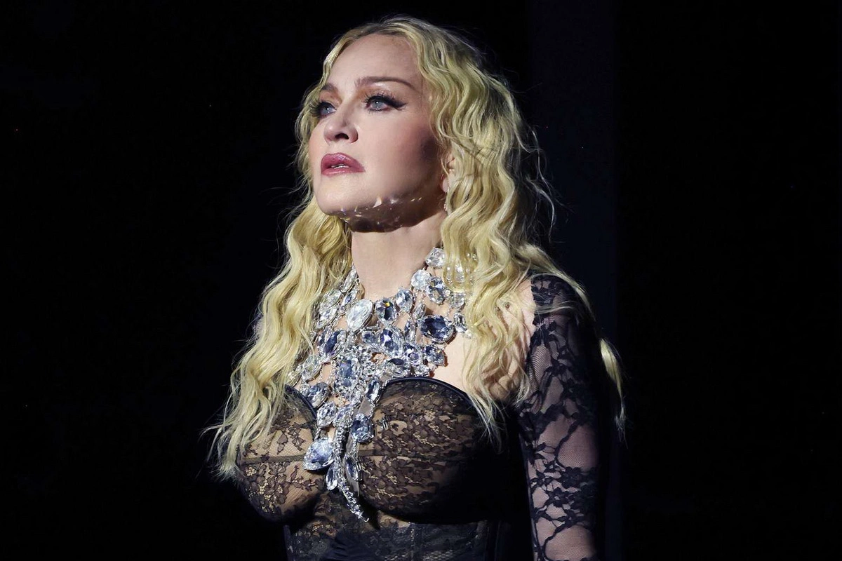 Madonna anasının xatirəsinə görünüşünü dəyişdi - FOTOLAR