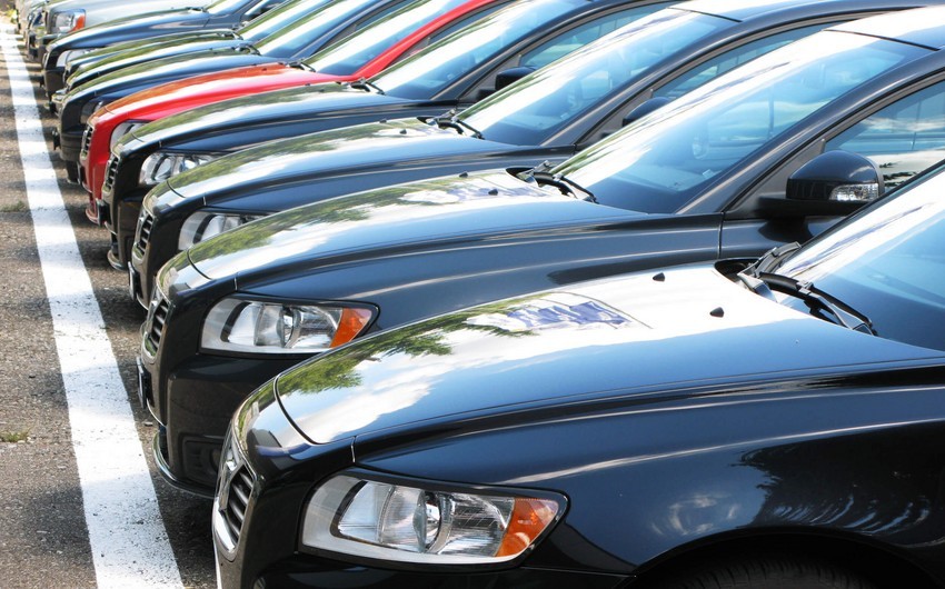 Azərbaycan avtomobil idxalını 21 %-dən çox artırıb
