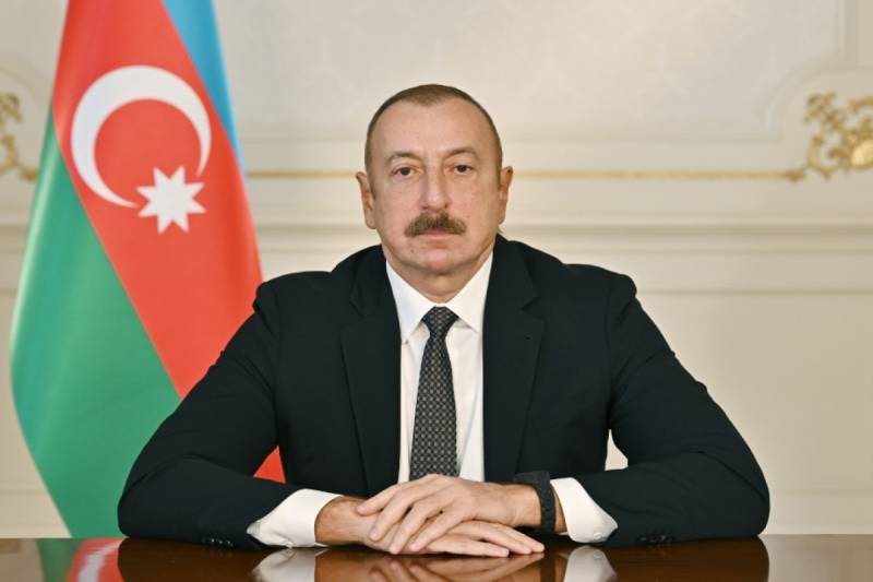 Prezidentə təbriklər gəlməkdə davam edir