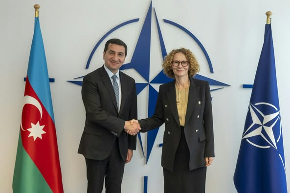Hikmət Hacıyev NATO baş katibinin müavini ilə görüşüb - FOTO