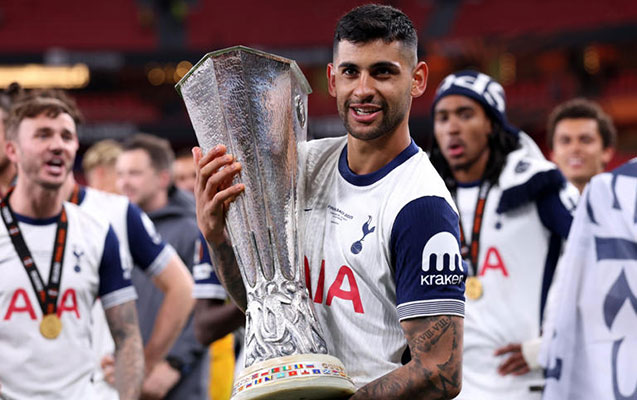 UEFA medal qalmaqalına görə üzr istədi - VİDEO