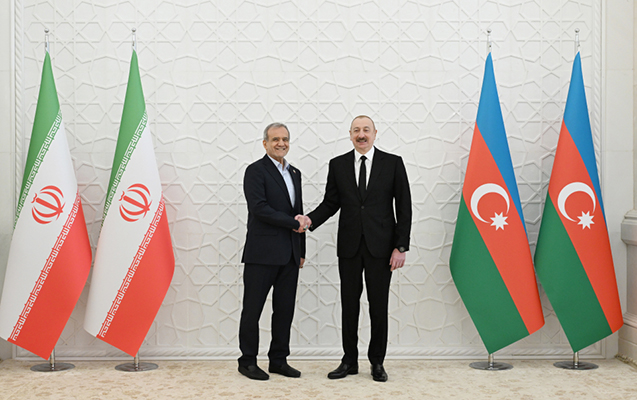 Pezeşkian İlham Əliyevi təbrik etdi