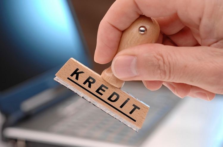Vətəndaşların kredit borcu niyə artır: Vərdiş, yoxsa ehtiyac?