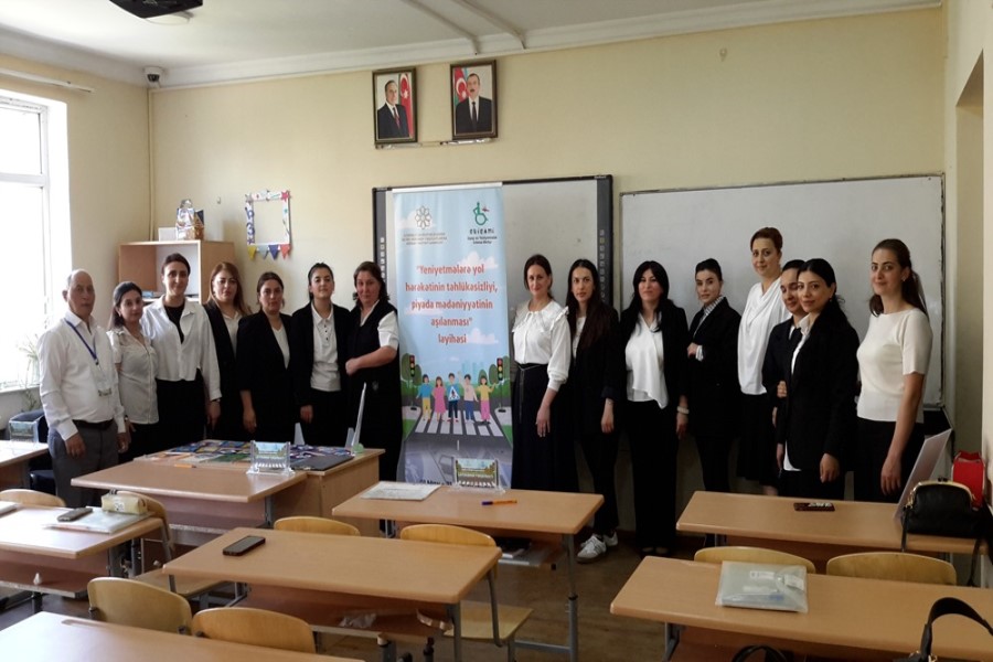 “Yeniyetmələrə yol hərəkətinin təhlükəsizliyi, piyada mədəniyyətinin aşılanması” layihəsinin təqdimatı keçirilib - FOTOLAR