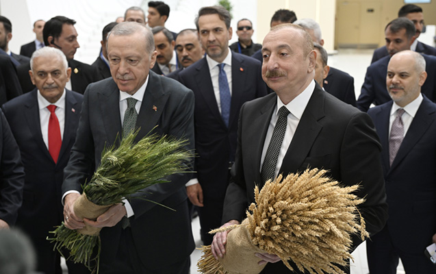İlham Əliyevlə Ərdoğana simvolik hədiyyə - FOTOLAR