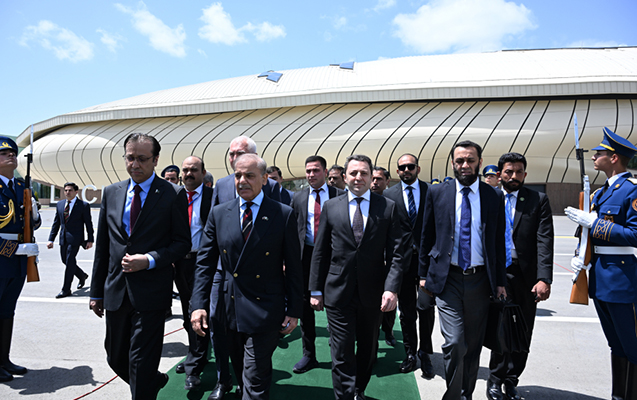 Şahbaz Şərifin Azərbaycana səfəri başa çatdı