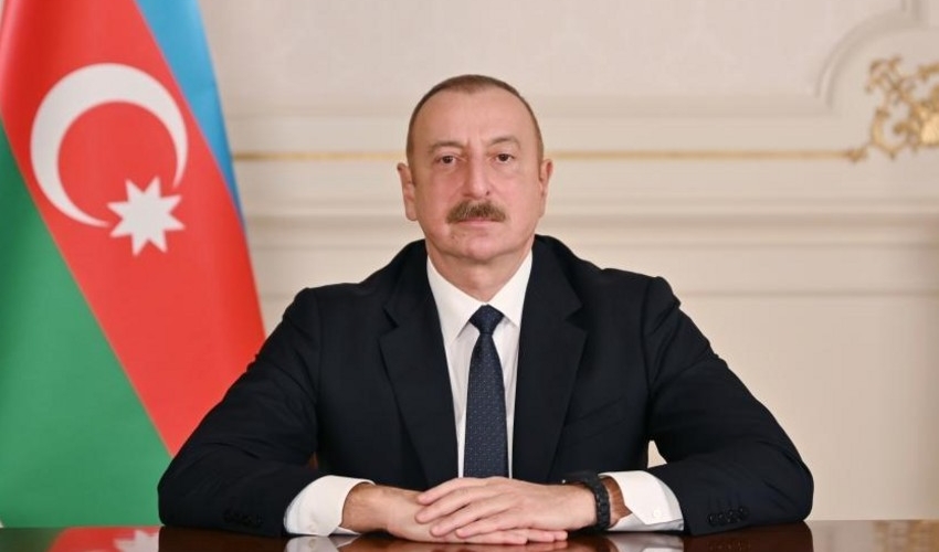 Prezidentə təbriklər gəlir