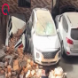 Daş hasar avtomobillərin üzərinə aşdı - FOTOLAR