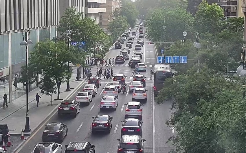 Bakıda 16 istiqamətdə sıxlıq var - SİYAHI
