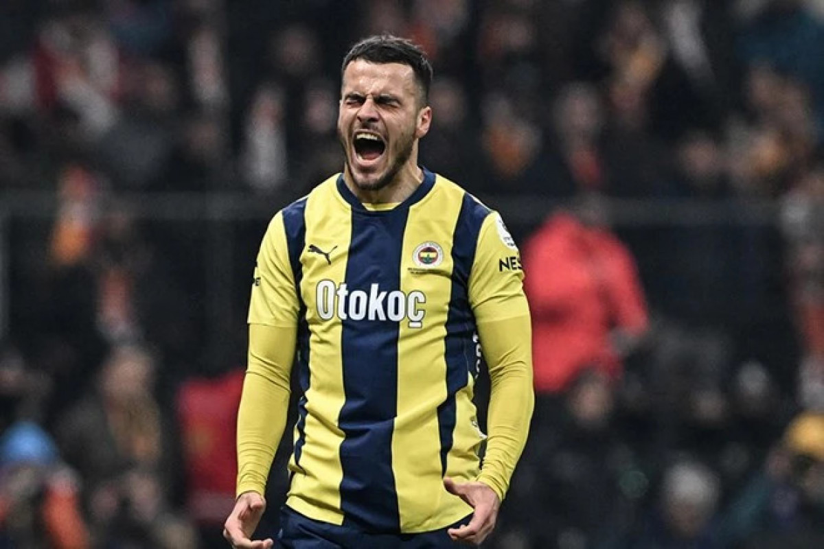 "Fənərbaxça" Filip Kostiçlə müqaviləyə xitam verib
