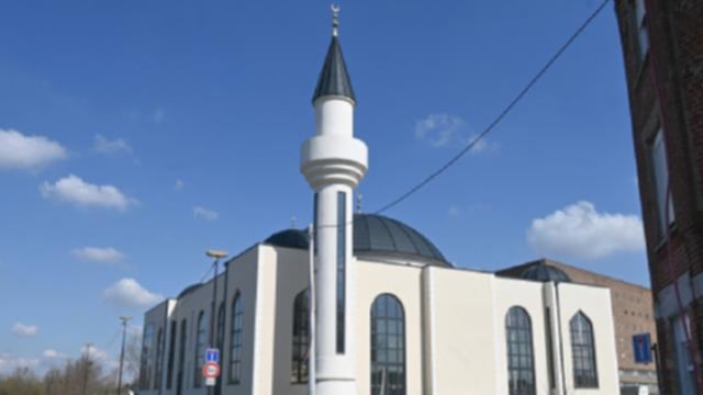 Fransada Quran yandıran şəxs tutulub