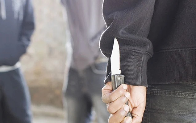 Həmyaşıdını bıçaqlayan 15 yaşlı oğlan tutuldu