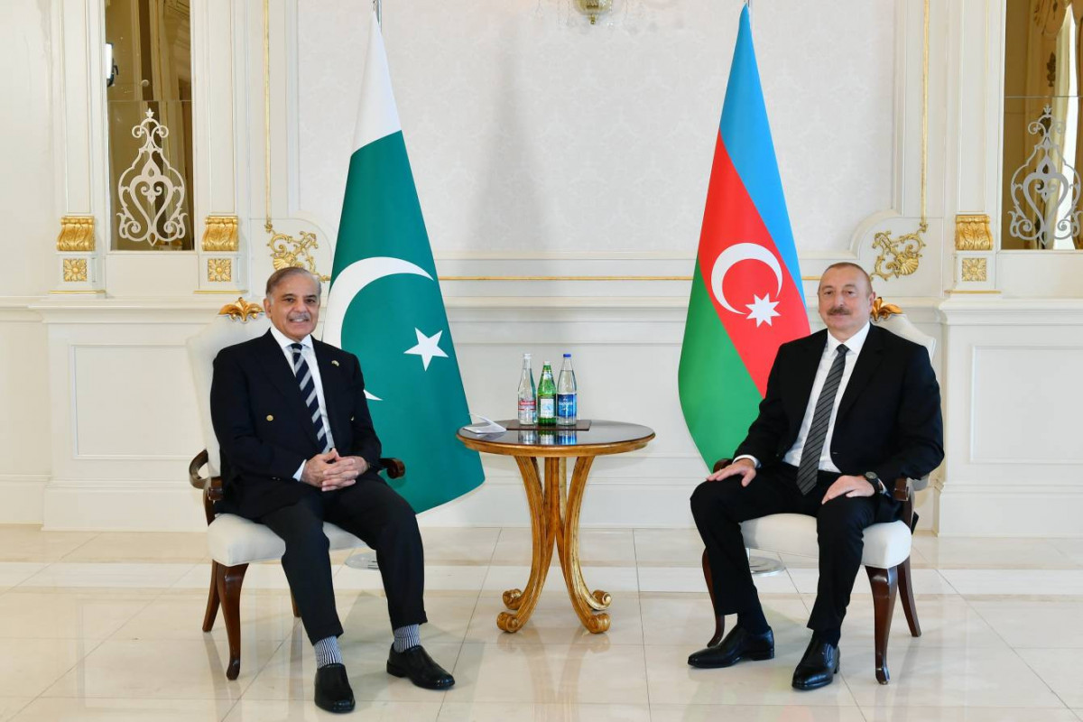 Prezident İlham Əliyev ilə Şahbaz Şərif arasında telefon danışığı olub