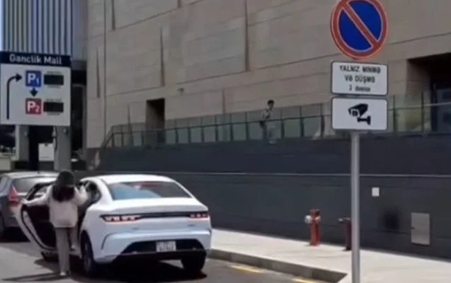 “Gənclik Mall”a taksi ilə gedib-gələnlərin nəzərinə - VİDEO