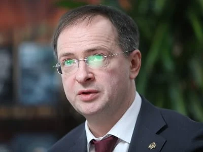 Putinin qalmaqallı köməkçisindən daha bir açıqlama: “Böyük və kiçik qardaş...”