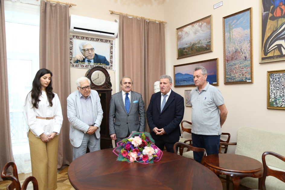 Akademik İsa Həbibbəyliyə Rəsul Rza mükafatı təqdim edilib - FOTO