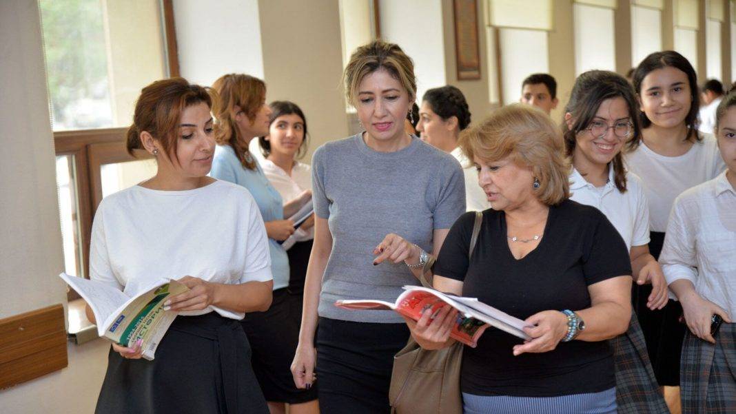 Azərbaycanda yaxşı müəllim problemi: DİM deyir, ekspert isə...