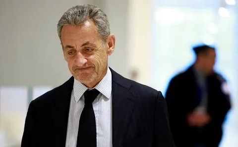 Sarkozinin ən yüksək dövlət mükafatı əlindən alındı