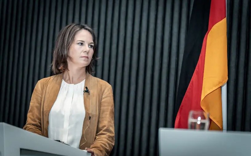Berbok deputat mandatından imtina etdi