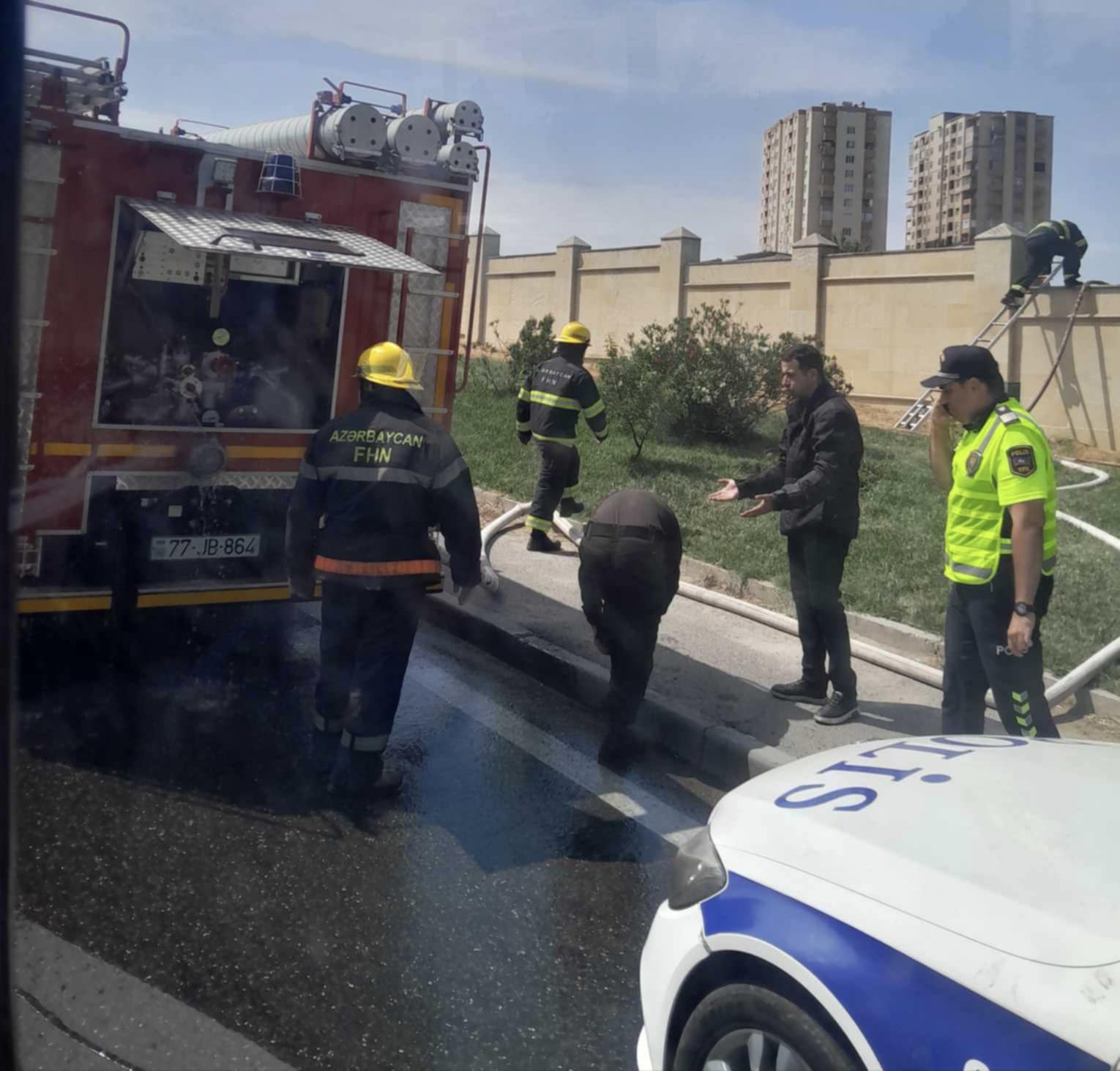 Yanğın başladı: Yolda uzun tıxac yarandı - FOTOLAR