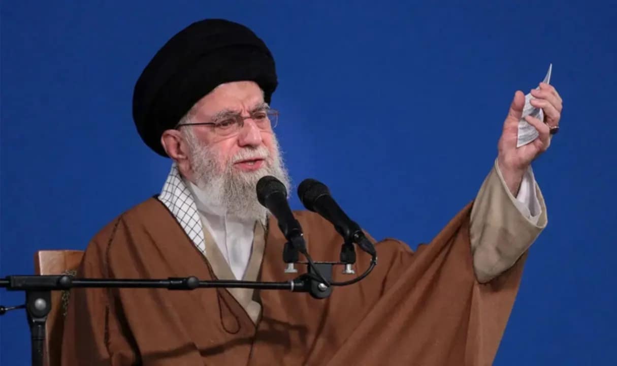 Xameneyi: "Mərhəmət etməyəcəyik"