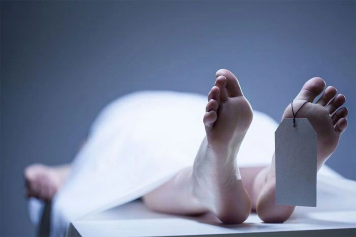 Bakıda ata gizli telefon işlədən qızını döyüb öldürdü