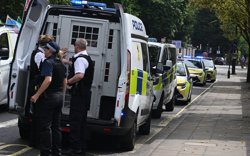 İranın Londondakı səfirliyi yaxınlığında altı nəfər saxlanılıb