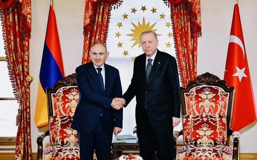 Ərdoğanla Paşinyan arasında görüş başlayıb