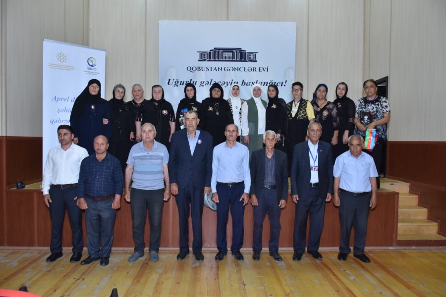 "Aprel döyüşləri şəhidlərinin qəhrəmanlığının tərənnümü" adlı tədbir keçirildi - FOTOLAR