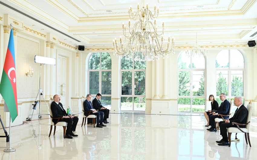 İlham Əliyev: "Azərbaycan ilə Aİ arasında yüksək səviyyəli təmaslar ikitərəfli münasibətlərdə yeni səhifənin açılmasına şərait yaradır"