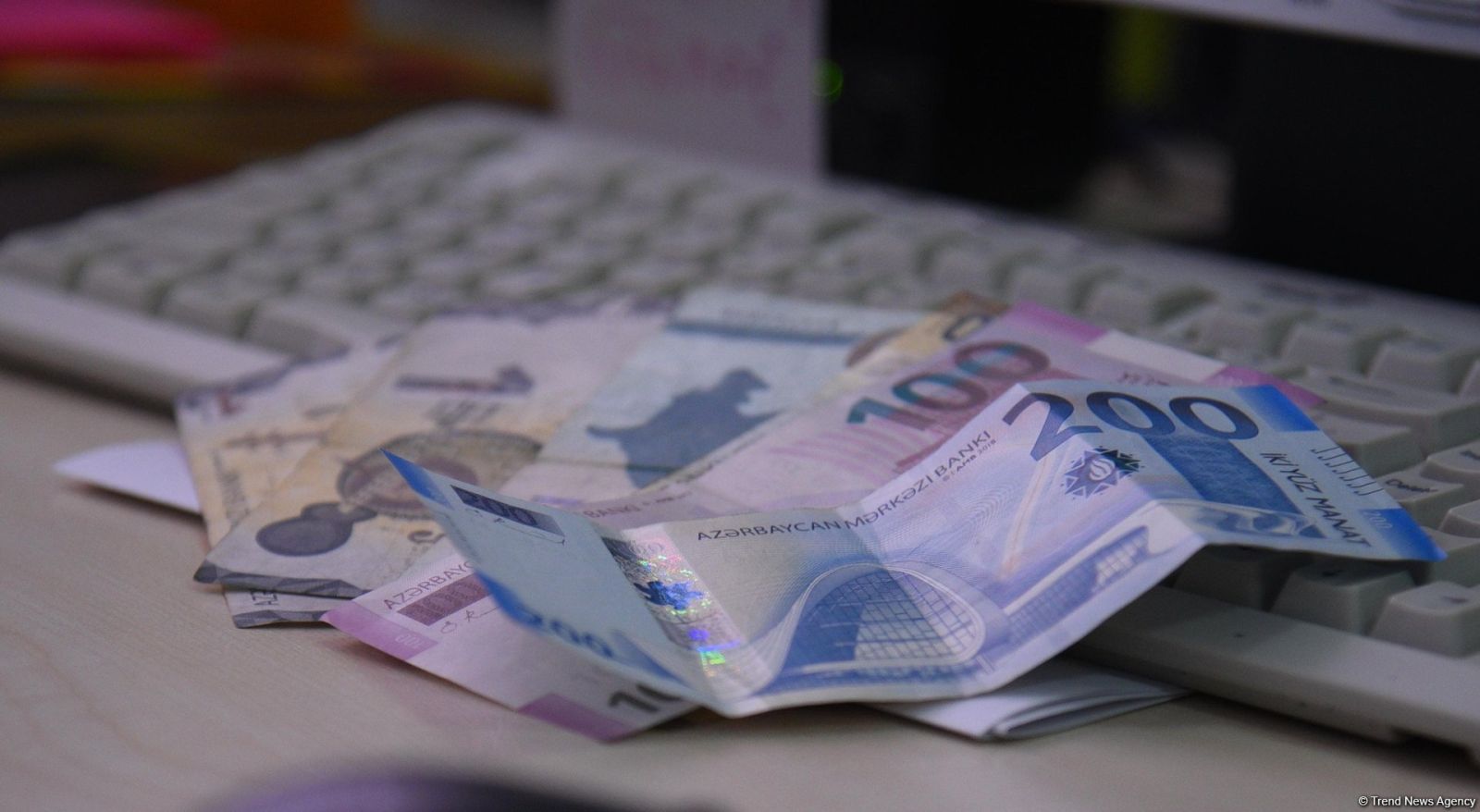 Paytaxtda orta aylıq maaş 1 400 manata çatır