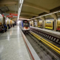 Tehranda insanlar metroda gizlənir