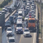 Bakıda avtomobil “KamAz”a çırpılıb