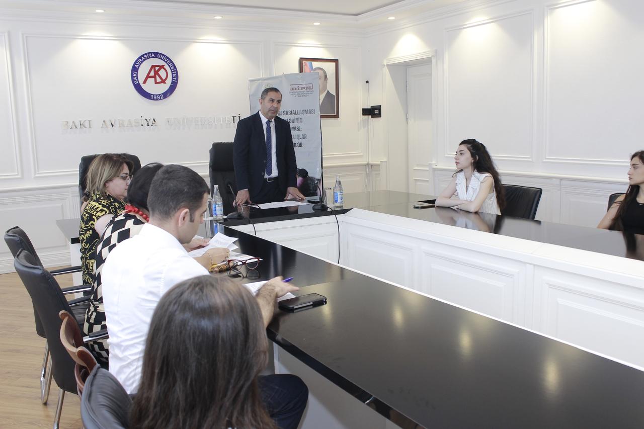 Tələbələrin sosiallaşma problemlərinə həsr olunan tədbir keçirilib