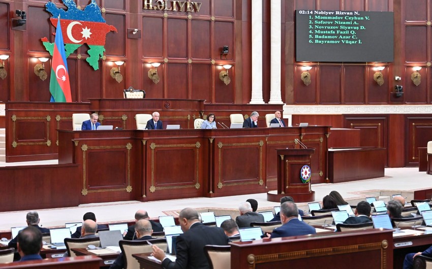 Xüsusi icra məmurunun qəbul etdiyi qərarlar dövlət icra məmurunun qəbul etdiyi qərarlara bərabər olacaq