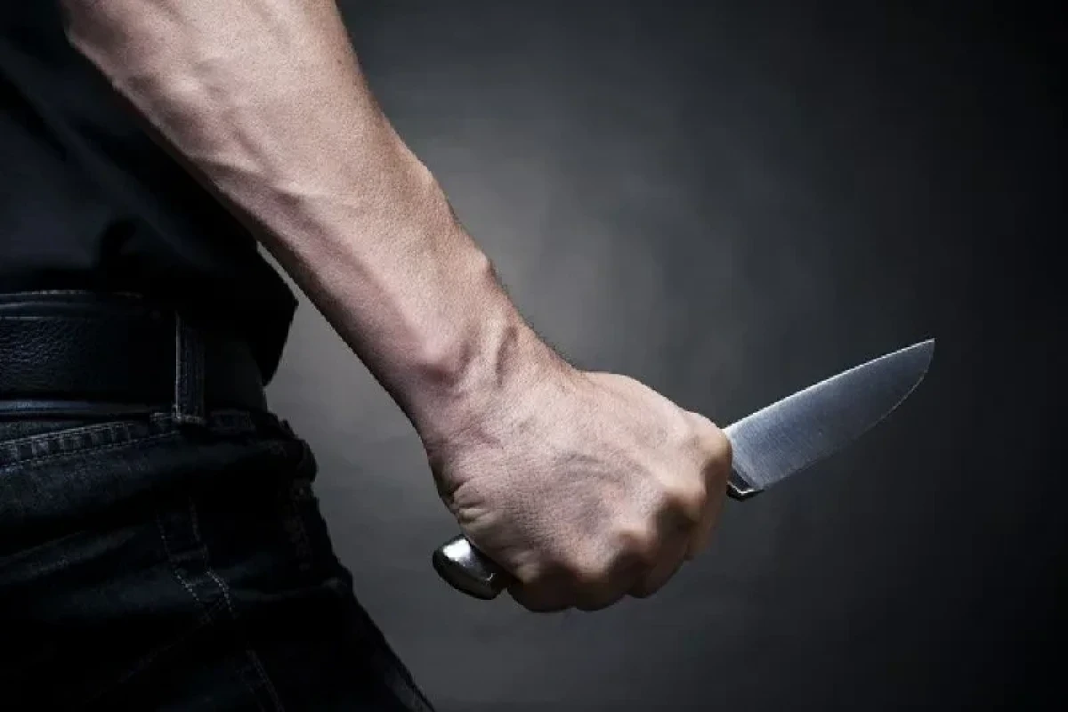 Lənkəranda 65 yaşlı kişi həmkəndlisi tərəfindən bıçaqlanıb