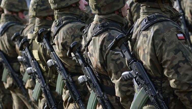 Polşa iki ölkə ilə sərhədə minlərlə hərbçi göndərir