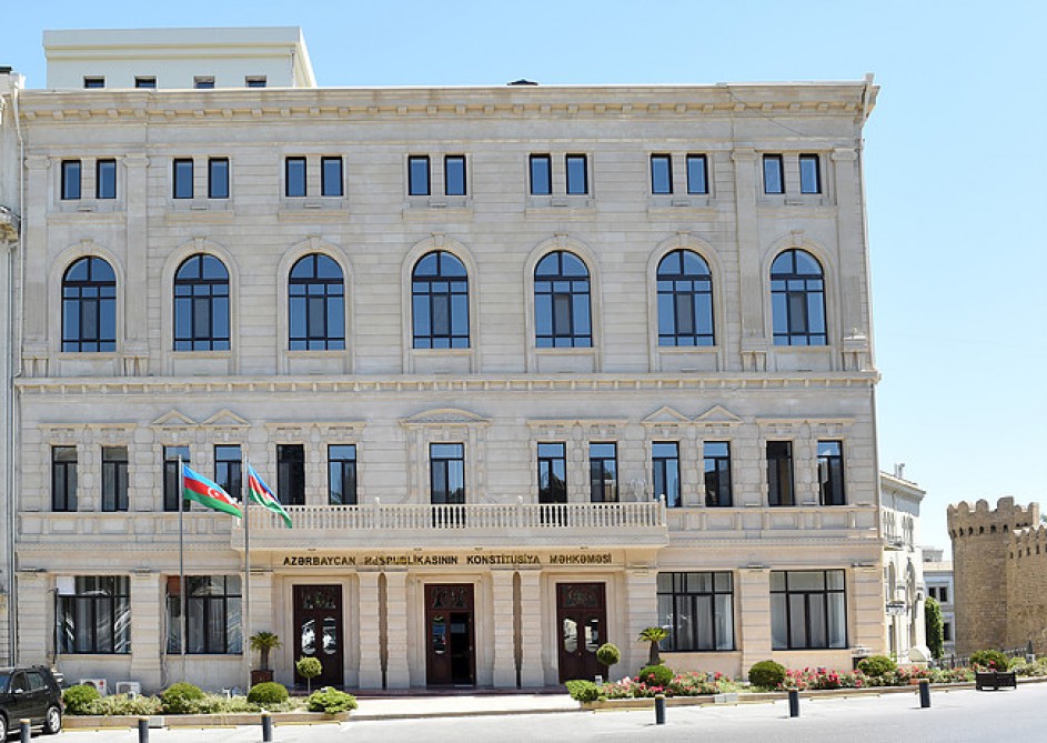 Konstitusiya Məhkəməsinə yeni hakimlər təyin olundu - ADLAR