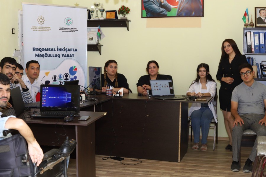 "Rəqəmsal İnkişafla Məşğulluq Yarat” layihəsi - QHT SMM təlimlərini davam etdirir - FOTOLAR
