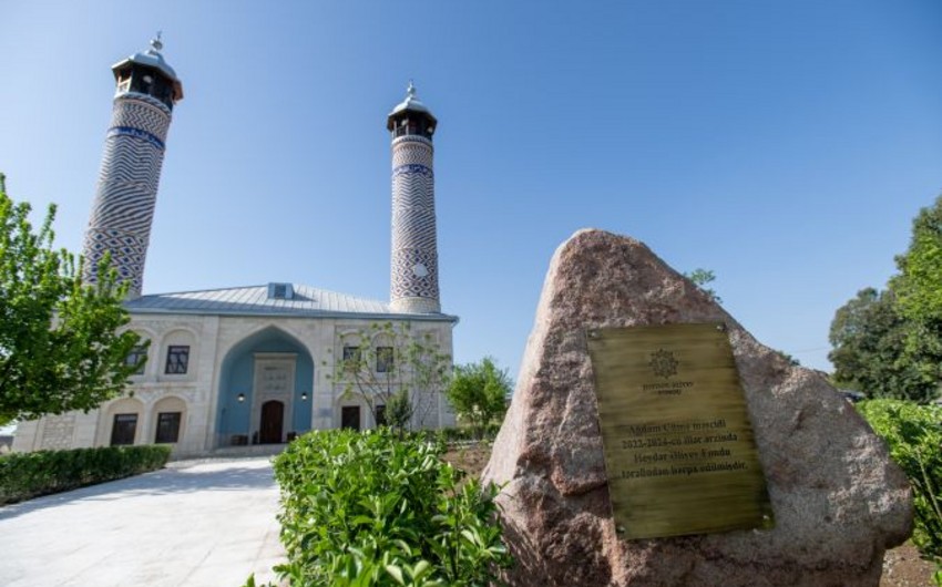 Beynəlxalq səyyahlar qrupu Ağdamın Cümə məscidini ziyarət edib