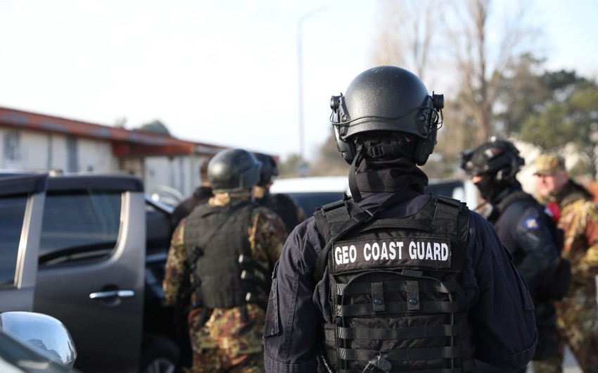 Gürcüstanda polislərə hücum olub: 3 əməkdaş yaralanıb