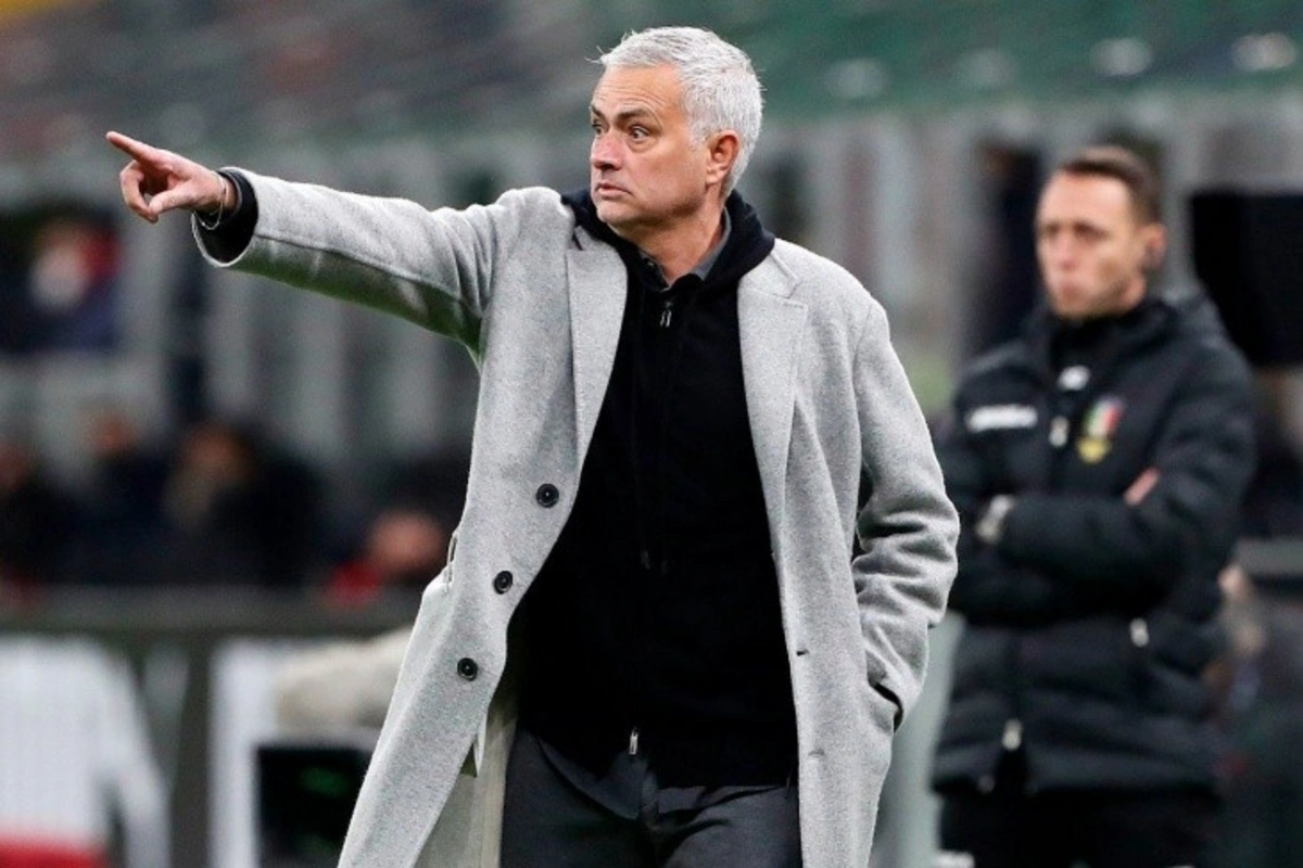 "Fənərbağça"nın yeni transferi Joze Mourinyonu özündən çıxarıb