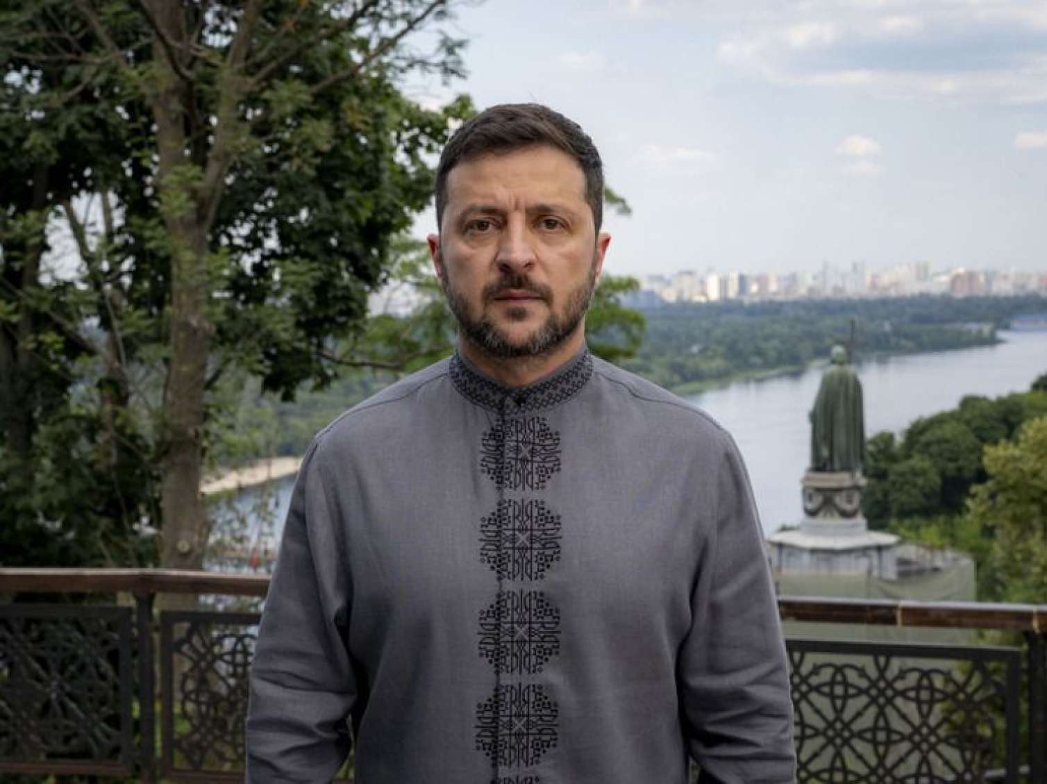 Tramp Putini diz çökdürə bilər - Zelenski