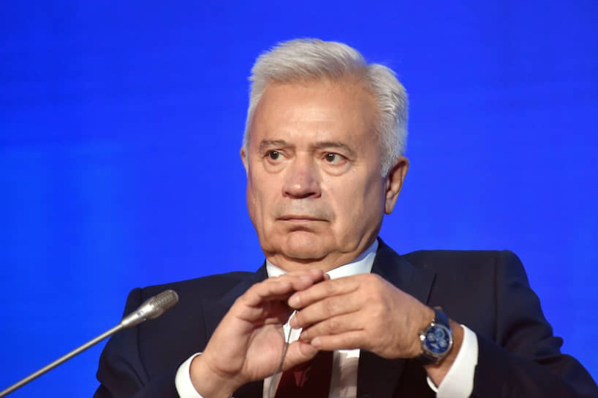 Azərbaycanlı milyarder ilk ÜÇLÜKDƏ