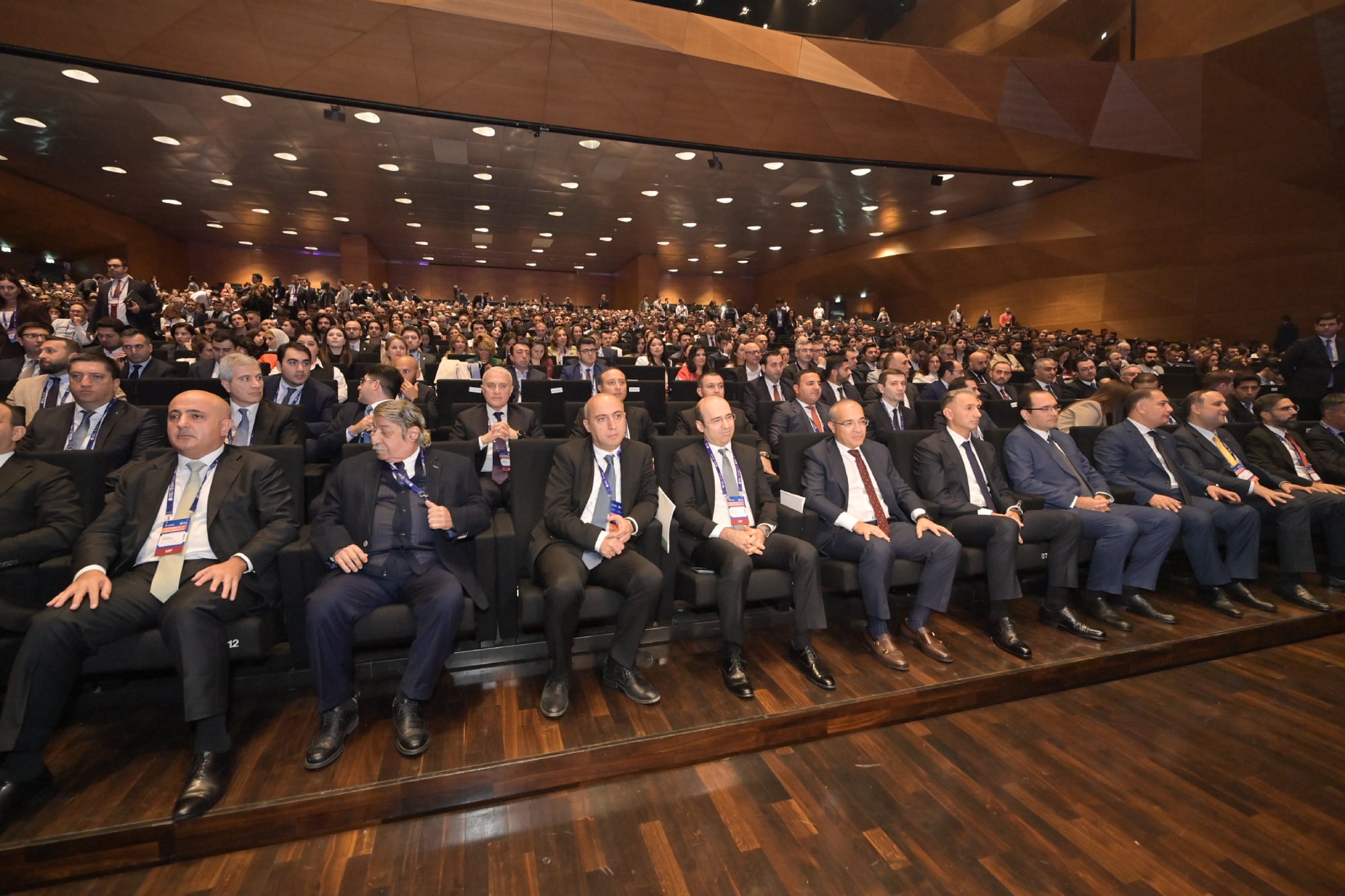 Nazir sammitdə təhsildən danışdı