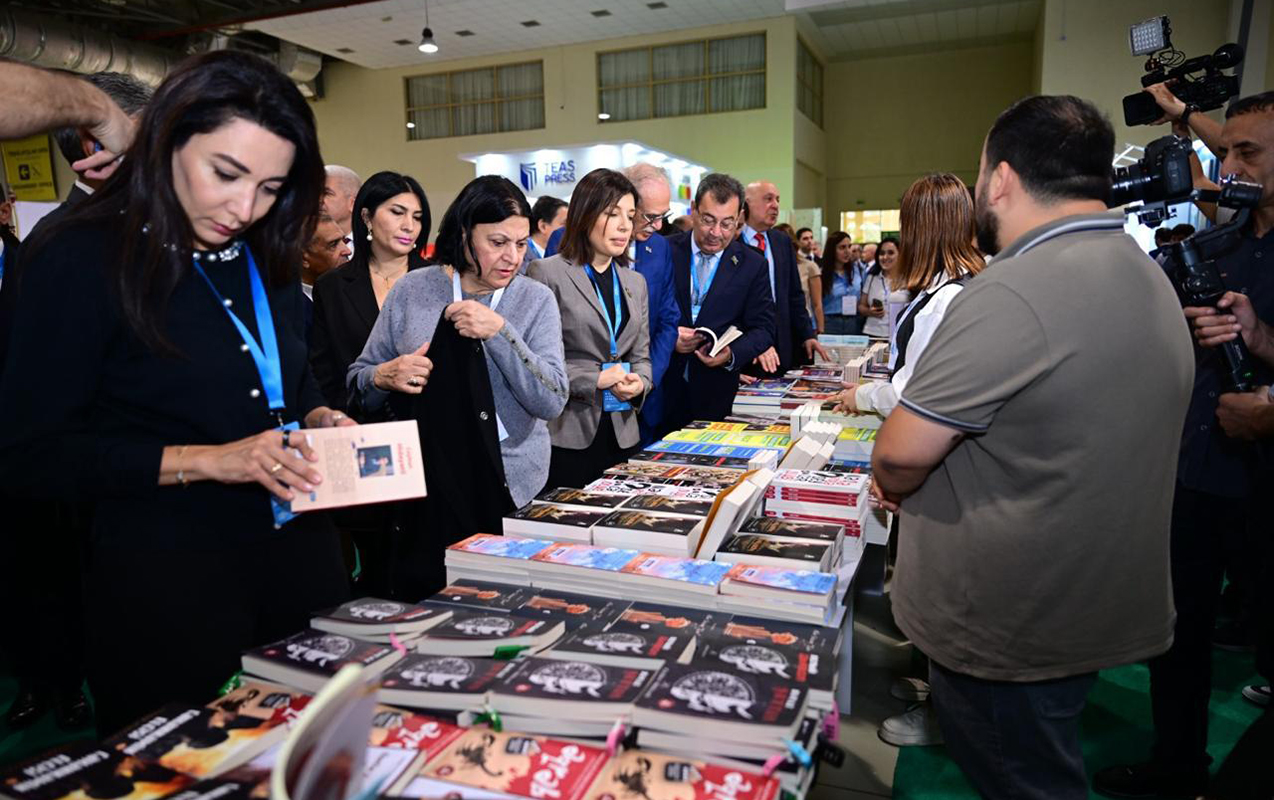 Kitab sərgisində ən çox satılan KİTABLAR